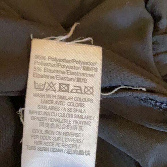 Long sleeved black dress by MISGUIDED in size 18 with deep v cut neckline - Picture 12 of 12